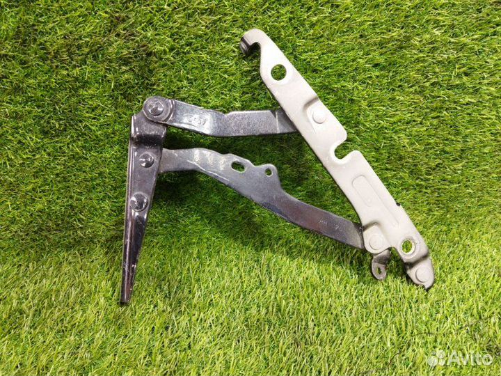 Петля крышки багажника зад. audi A6 C6