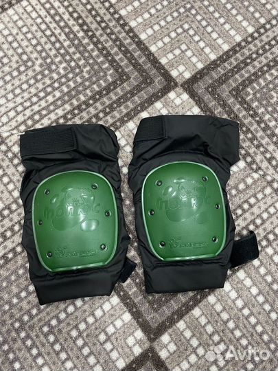 Наколенники