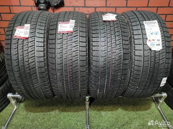 Bridgestone Blizzak Ice 275/35 R18 95S