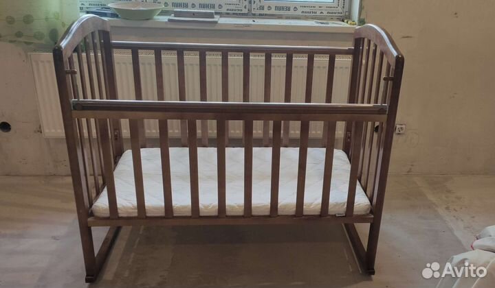 Детская кровать с матрасом