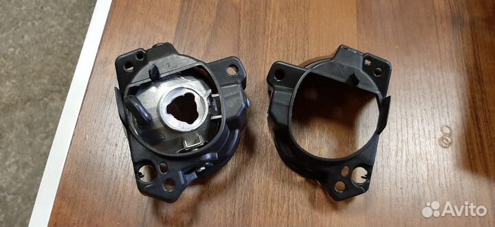 Кронштейн противотуманки Mazda 3