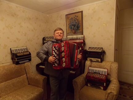 Профессиональный поющий баянист