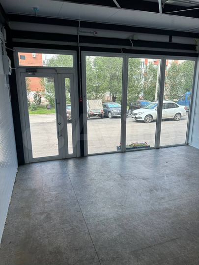 Павильон рядом с бизнес-центром