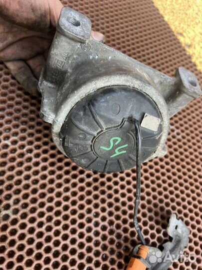 Audi S4 2009-2012 подушка двс caka