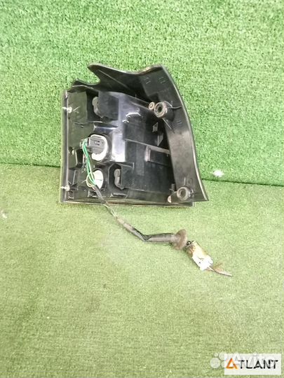 Фонарь задний правый mitsubishi outlander