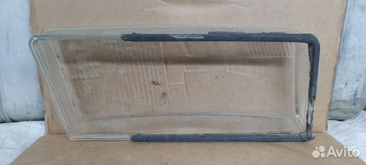 Стекло на правую фару ваз 2110