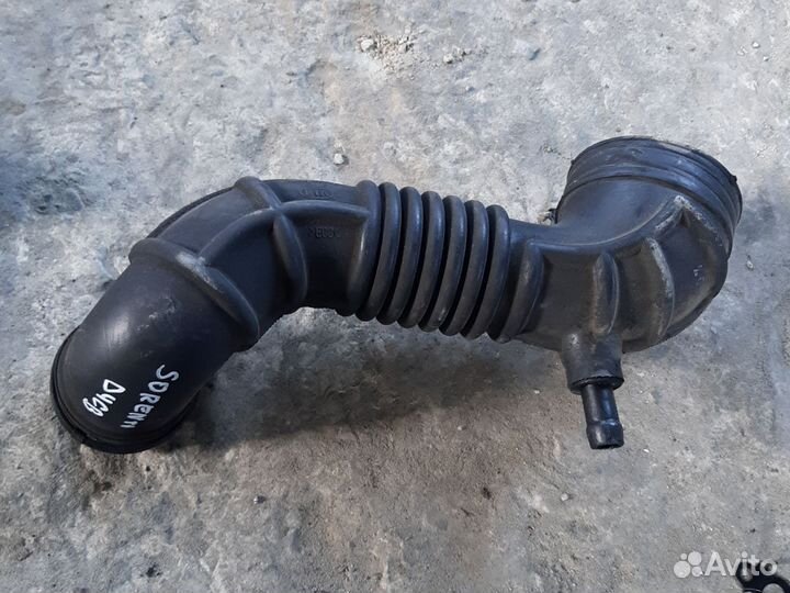 Патрубок воздушного фильтра Kia Sorento D4CB