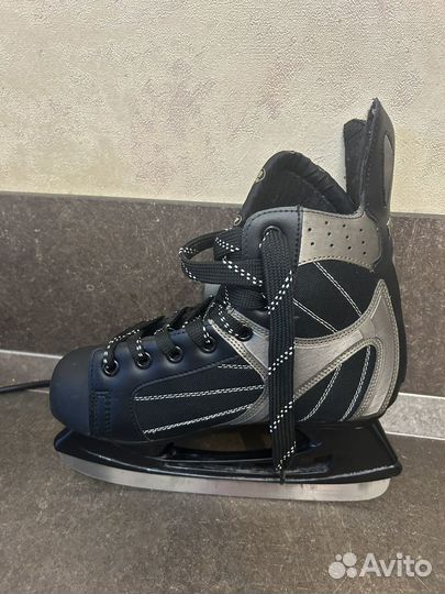 Коньки хоккейные
