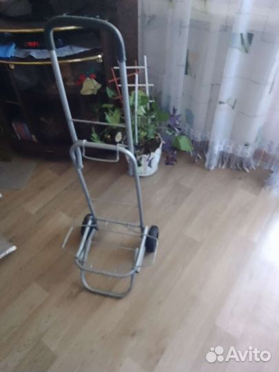 Ручная или садовая тележка