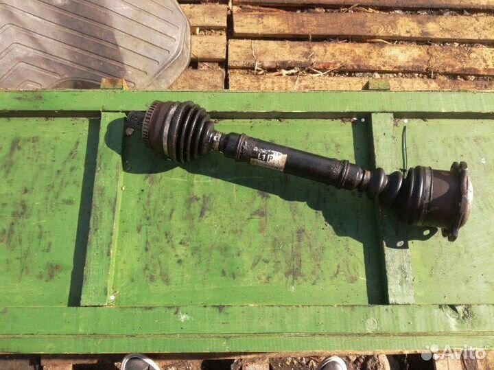 Полуось (привод) передний левый Audi A6 C5 1.8