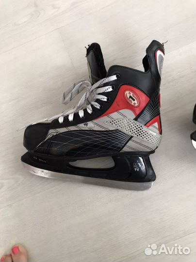 Коньки хоккейные