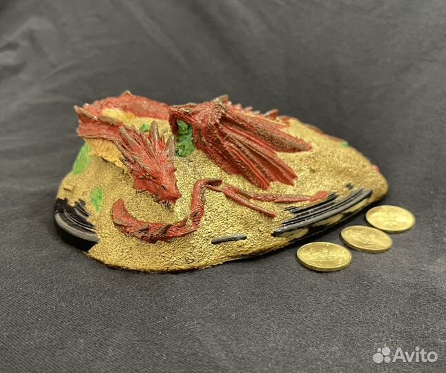 Smaug дракон, хранитель денег, тотем