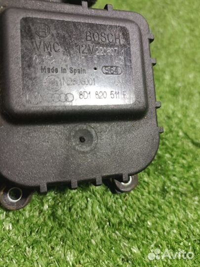 Сервопривод заслонки печки Skoda Superb седан 1.8