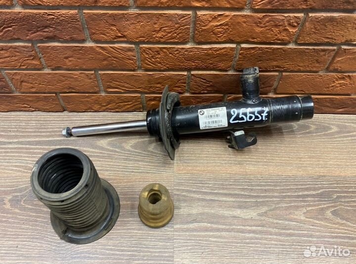 Амортизатор передний левый Bmw M140i F20 2011-2019