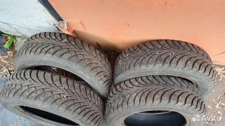 Sava Eskimo Stud 185/65 R15