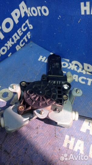 Задний правый стеклоподъемник Hyundai Sonata 4