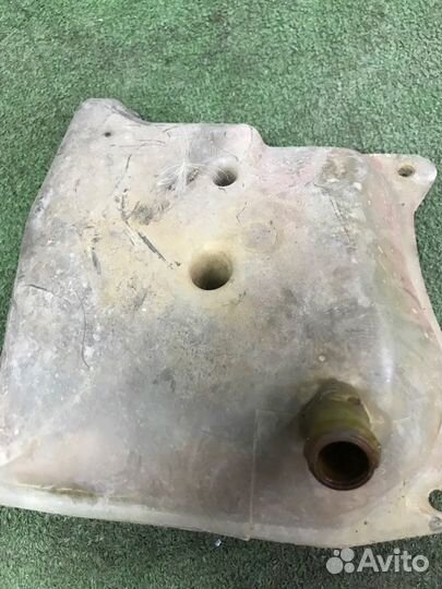 Бачок расширительный Audi 100 C3 DR