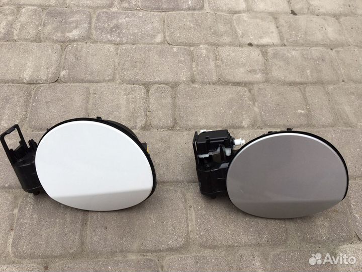 Крышка лючка бензобака Опель Астра J Джей