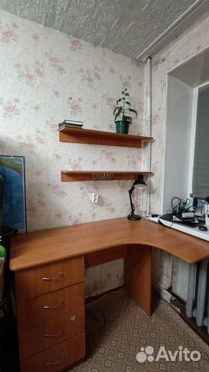 Письменный стол