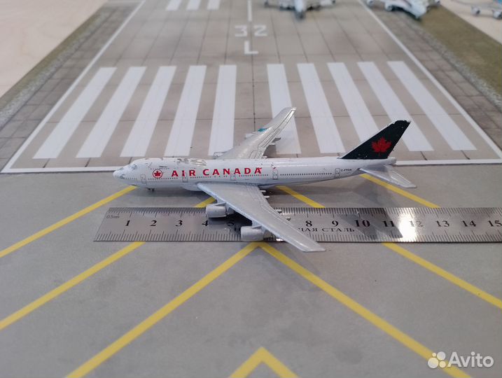 Самолёт Boeing 747 