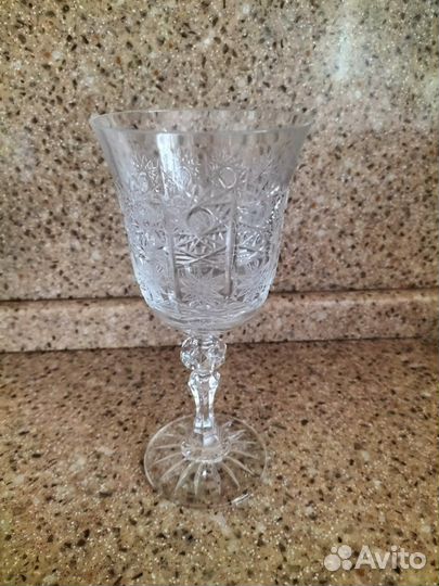 Бокалы и рюмки