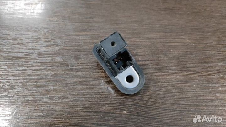 Концевик Mitsubishi Pajero 4 3.2D 2007