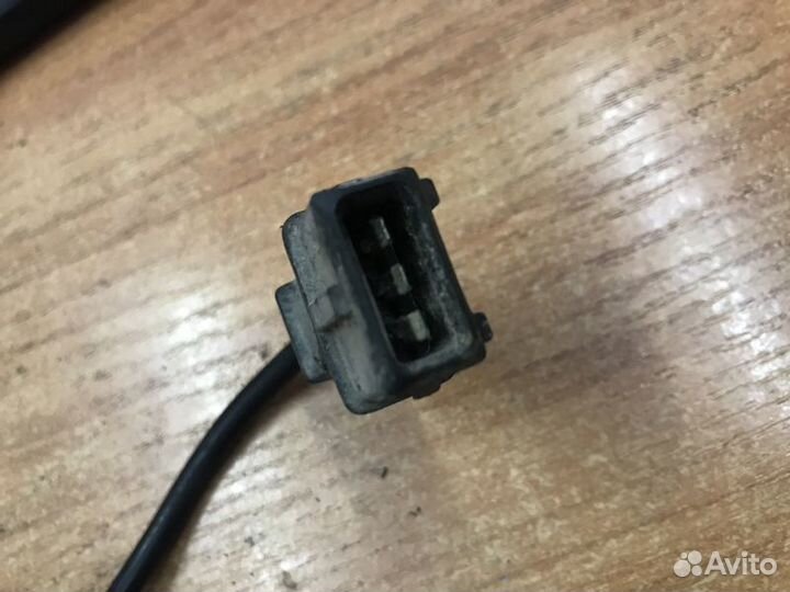 Датчик положения коленвала Hyundai Tiburon RD с199