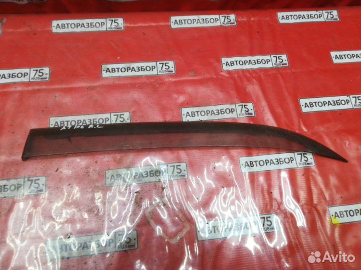 Ветровик на дверь задний левый Toyota Carina AT192