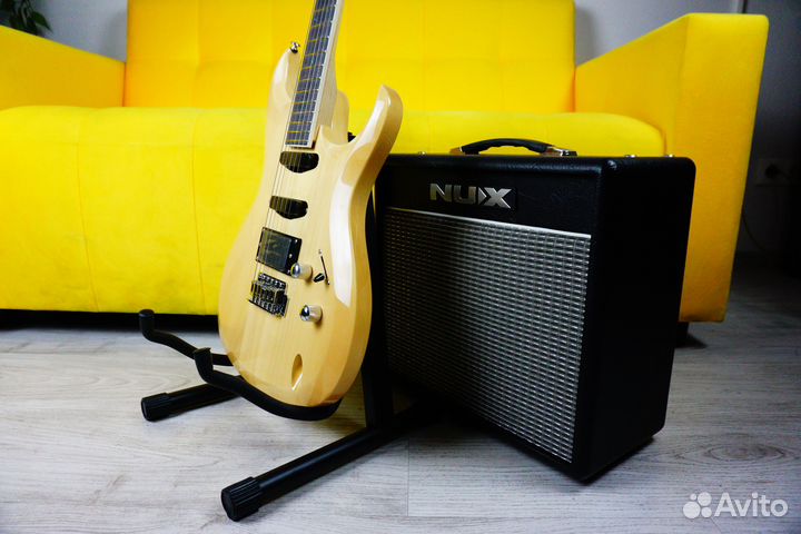 Электрогитара + Комбик + Аксессуары (Полный Набор)