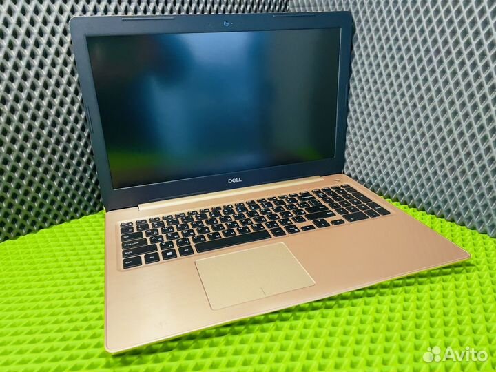 Ноутбук dell i3-6Th/8Gb/SSD256/R7 2Gb