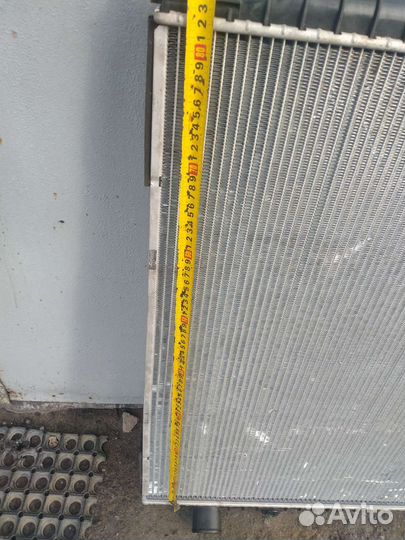 Радиатор охлаждения на грузовик