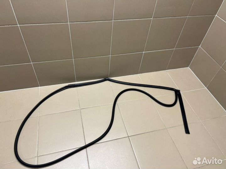 Уплотнитель двери задний левый Kia Seltos 6000 км