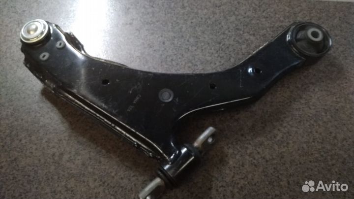 Рычаг передний нижний левый Kia Cerato