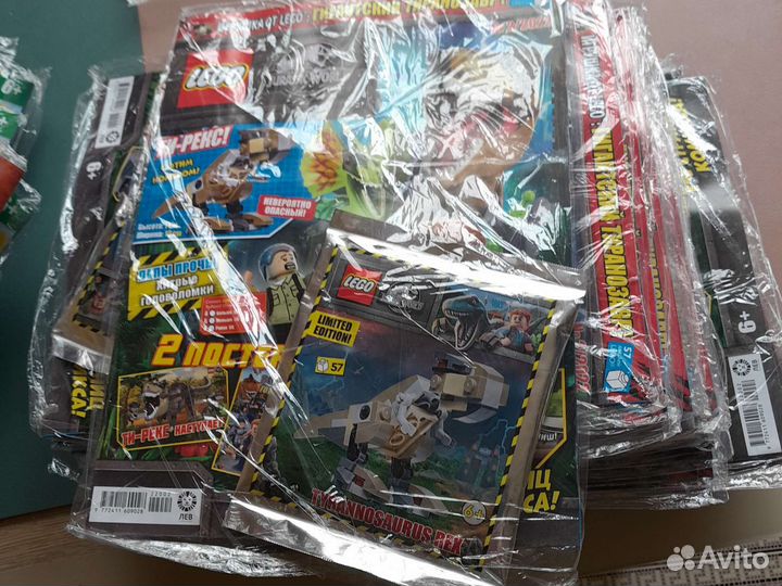 Lego журналы с фигурками(новые)
