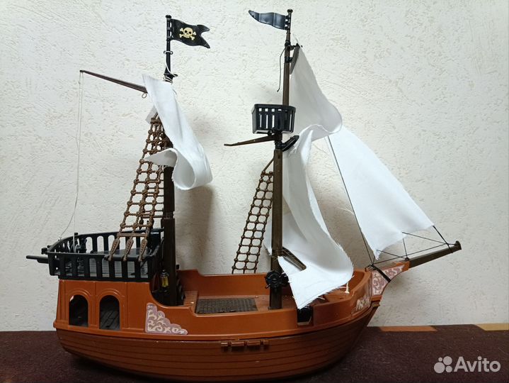 Пиратский корабль