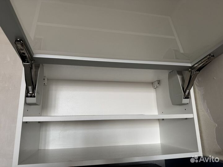 Кухонный навесной шкаф бу