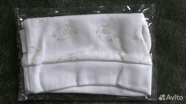 Шапочки и чепчики для новорожденных