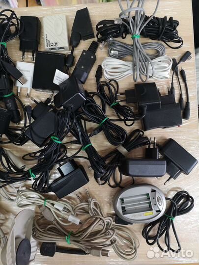 Провода, зарядки, адаптеры, наушники коробкой