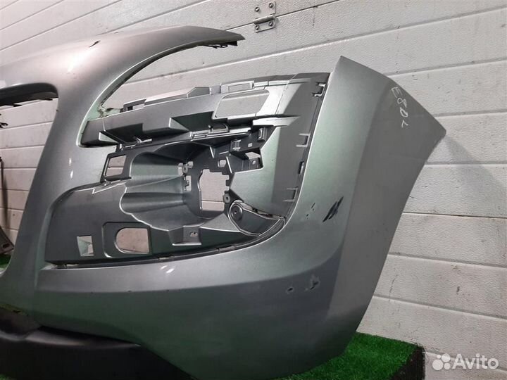 Бампер передний Peugeot 3008 2010