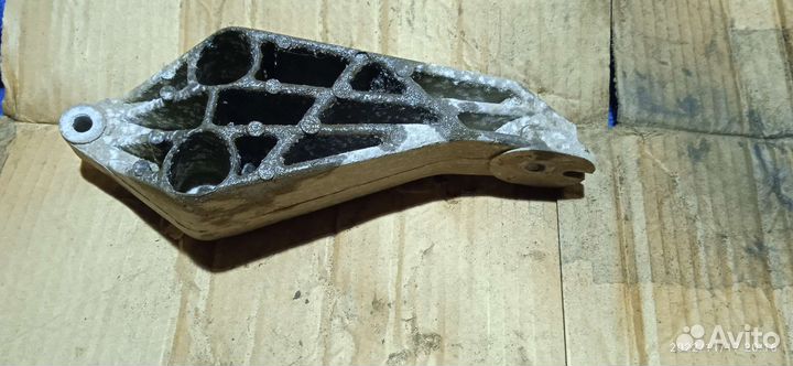 Кронштейн коробки передач Opel Vectra b