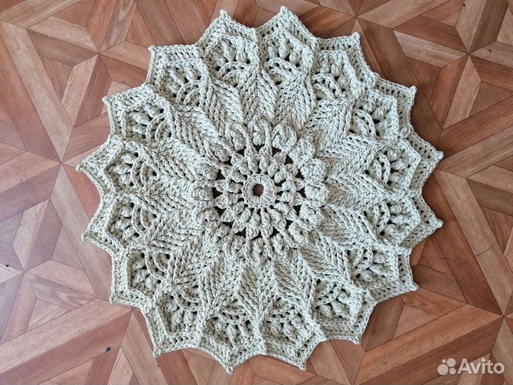 Ковер вязанный