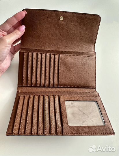 Женские кошельки из кожи