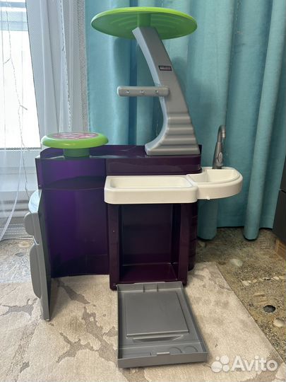 Детская игрушечная кухня