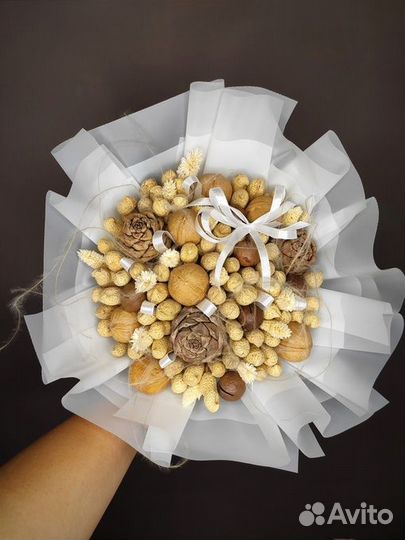 Букет из орехов. Ореховый букет женщине