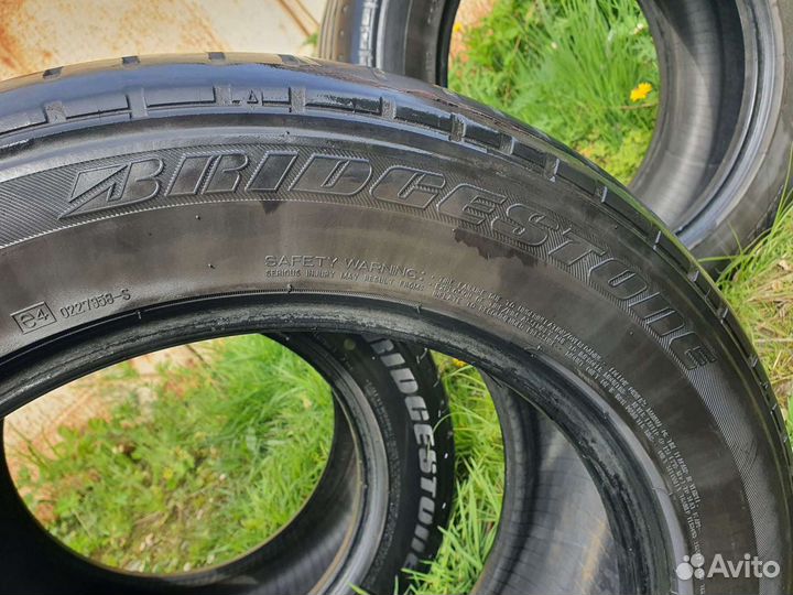 Bridgestone W990 225/55 R16