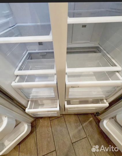 Холодильник Samsung side by side