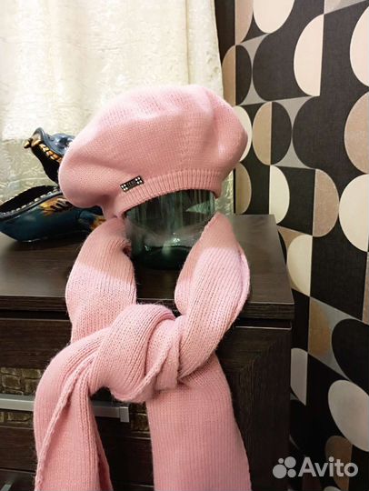 Берет и шарф