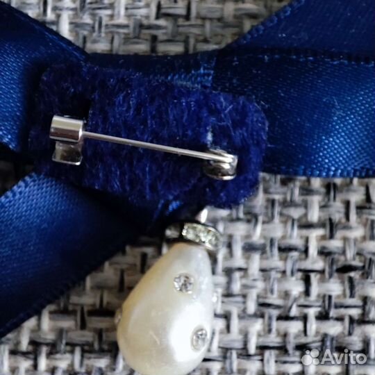 Брошь на рубашку