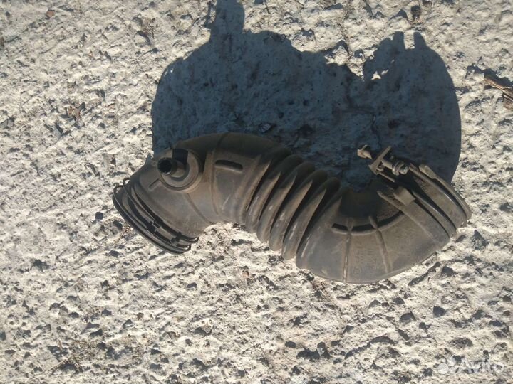 Hyundai solaris патрубок воздушного фильтра