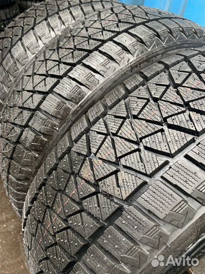 Bridgestone Blizzak DM-V2 235/55 R20